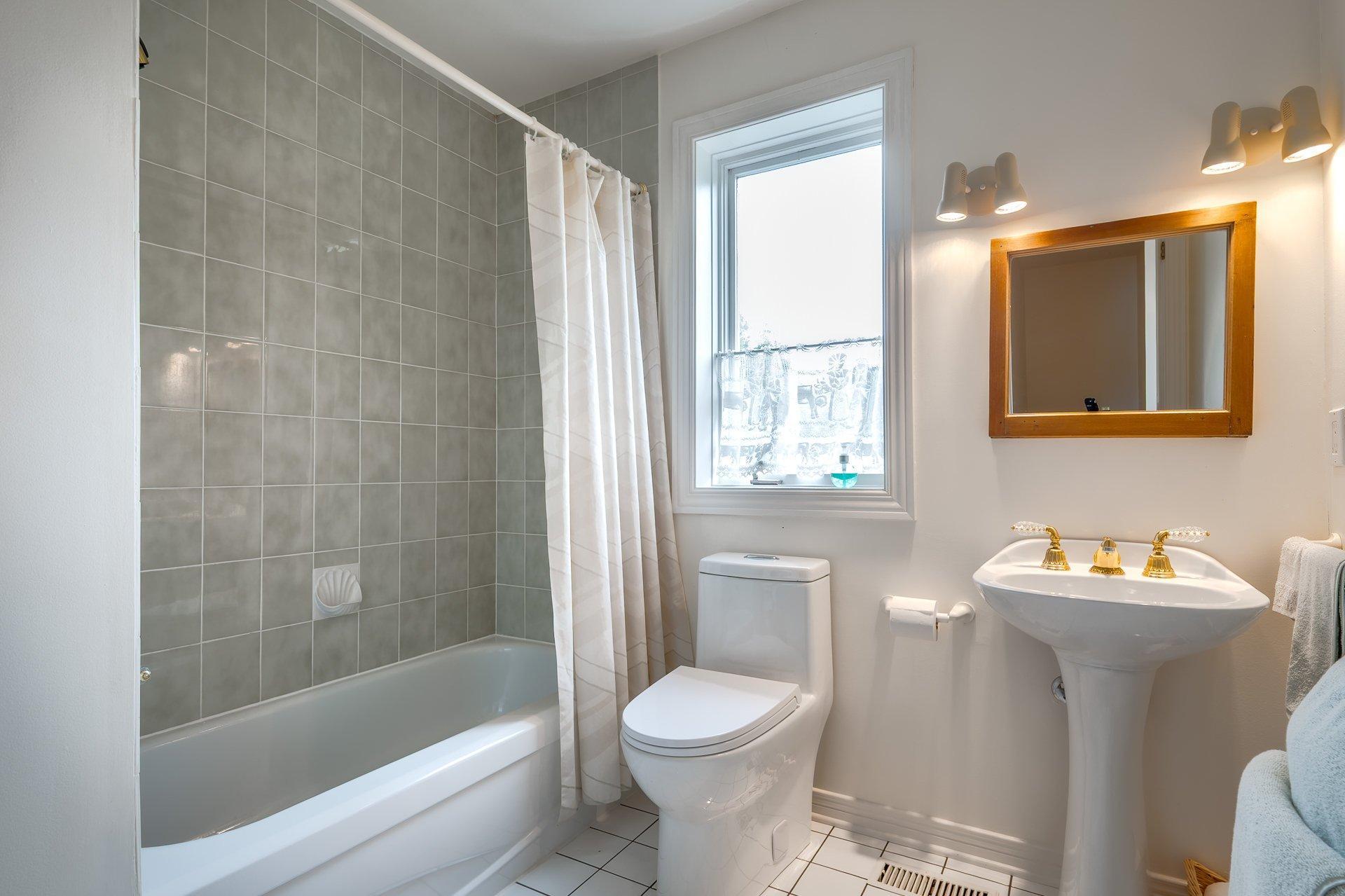 









76Z


Ch. Park

,
Rigaud,




QC
J0P1P0

