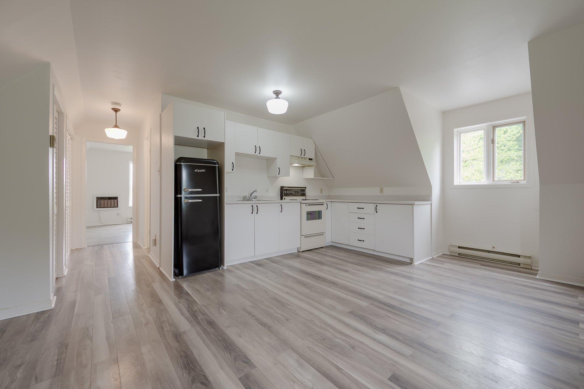 









76Z


Ch. Park

,
Rigaud,




QC
J0P1P0

