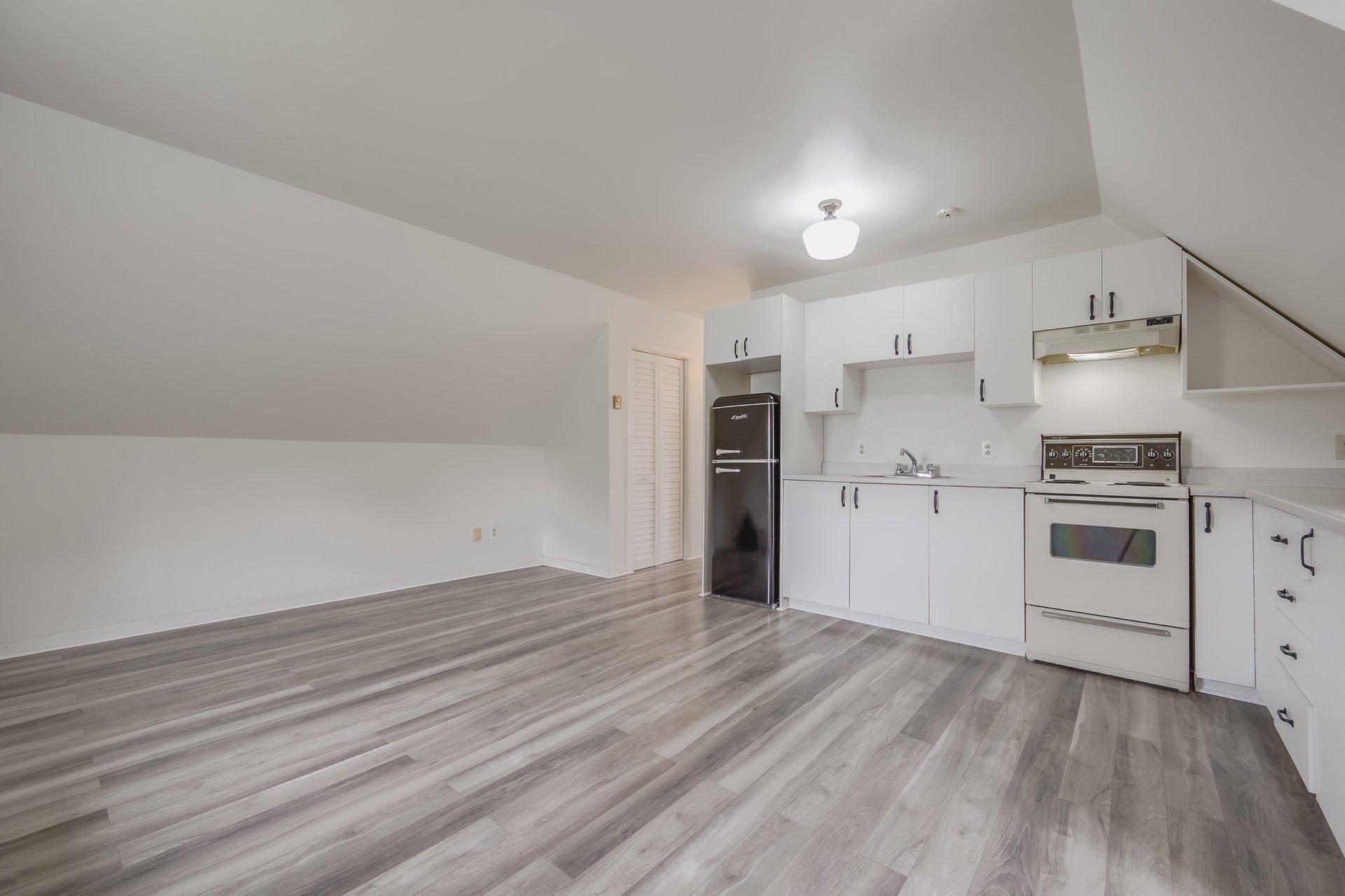 









76Z


Ch. Park

,
Rigaud,




QC
J0P1P0

