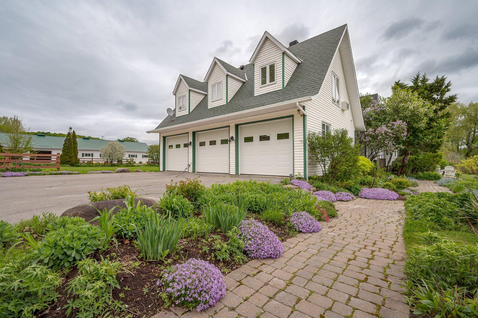 









76Z


Ch. Park

,
Rigaud,




QC
J0P1P0

