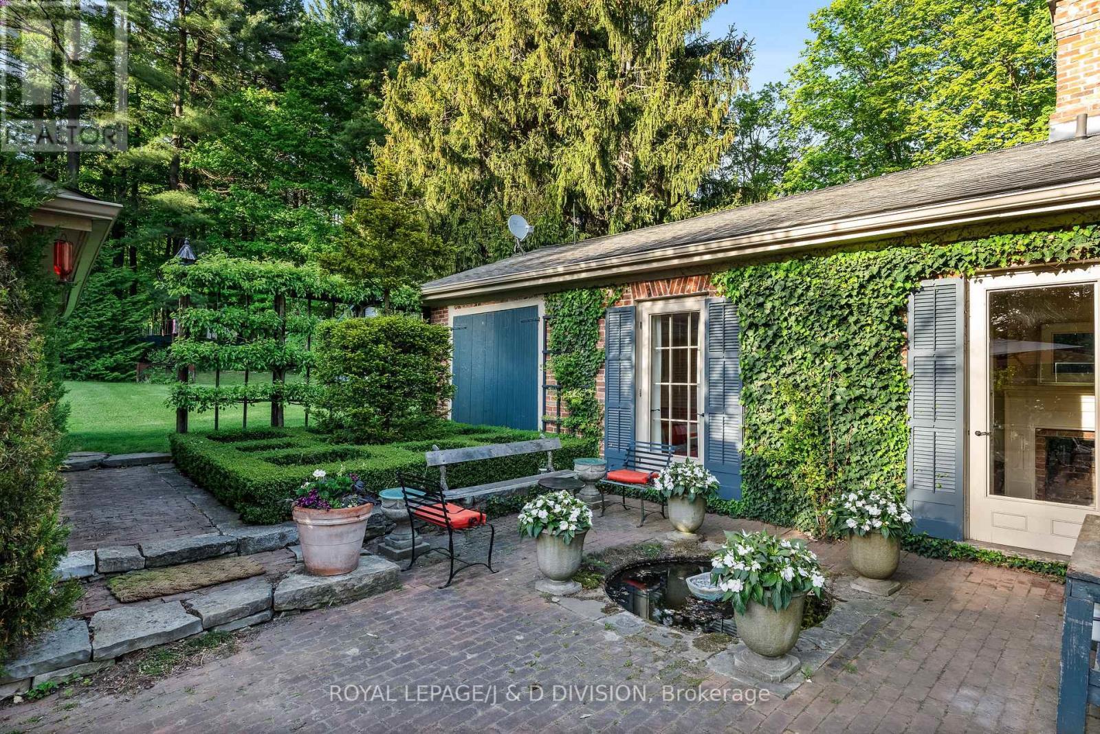 












4558 COUNTY RD 10

,
Port Hope,




Ontario
L1A3V5

