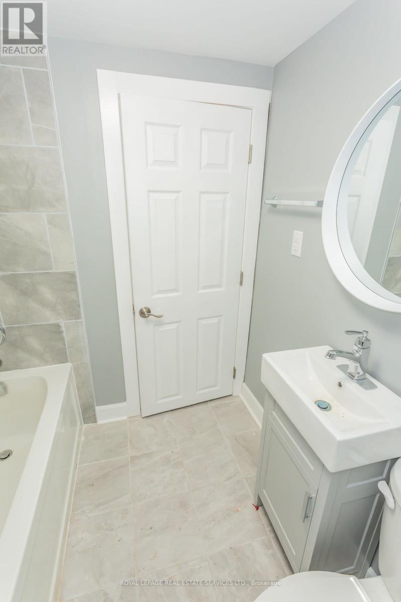












41 KENNEDY STREET

,
Welland,




Ontario
L3B3R7

