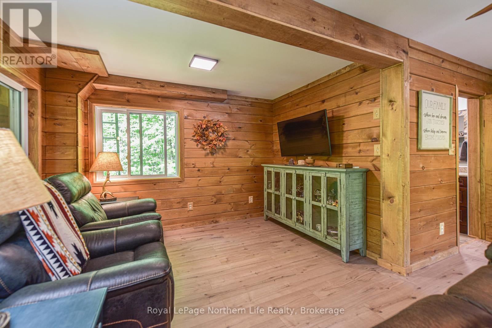 












1028 CARLYON LINE

,
Severn,




Ontario
L3V0W8

