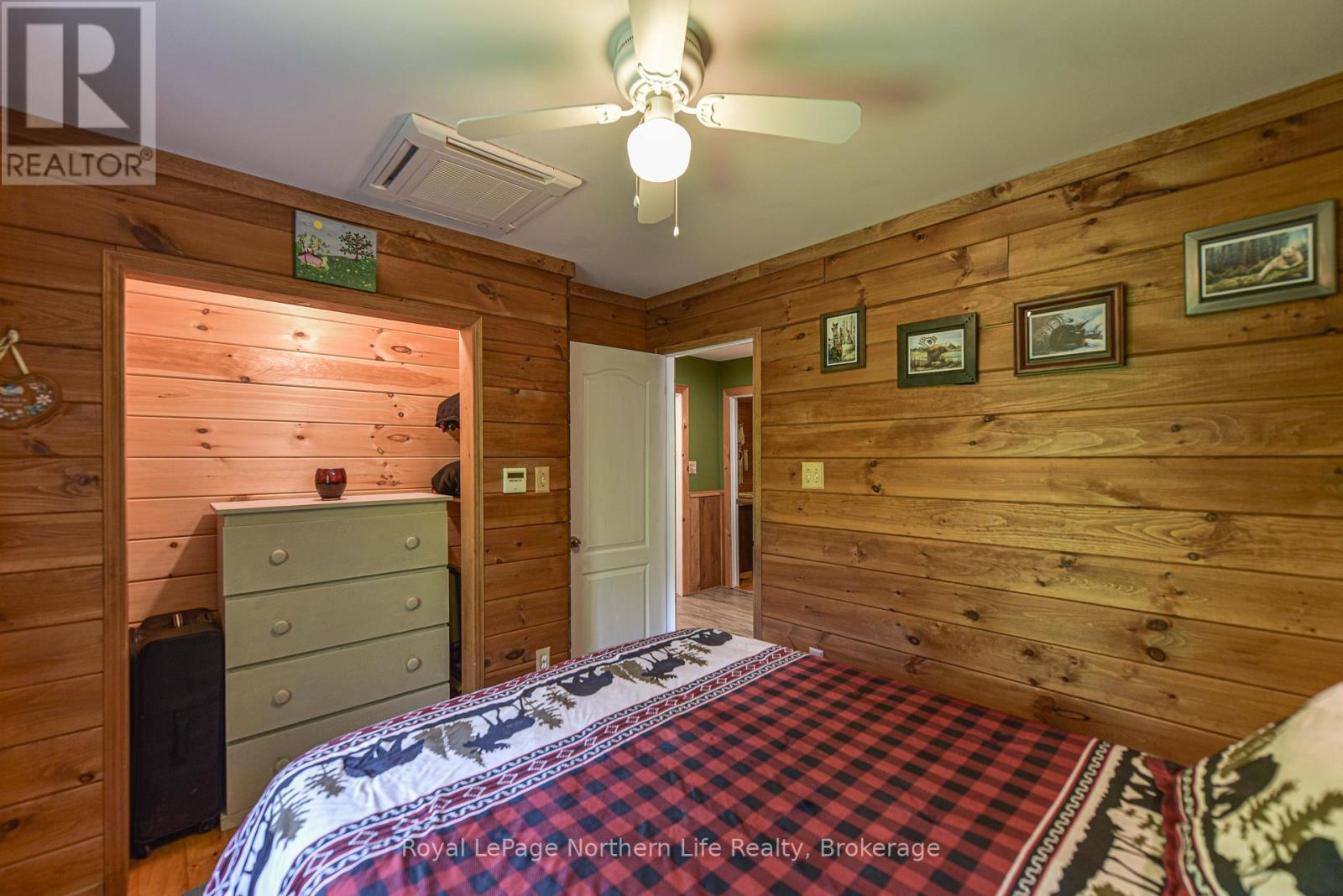 












1028 CARLYON LINE

,
Severn,




Ontario
L3V0W8

