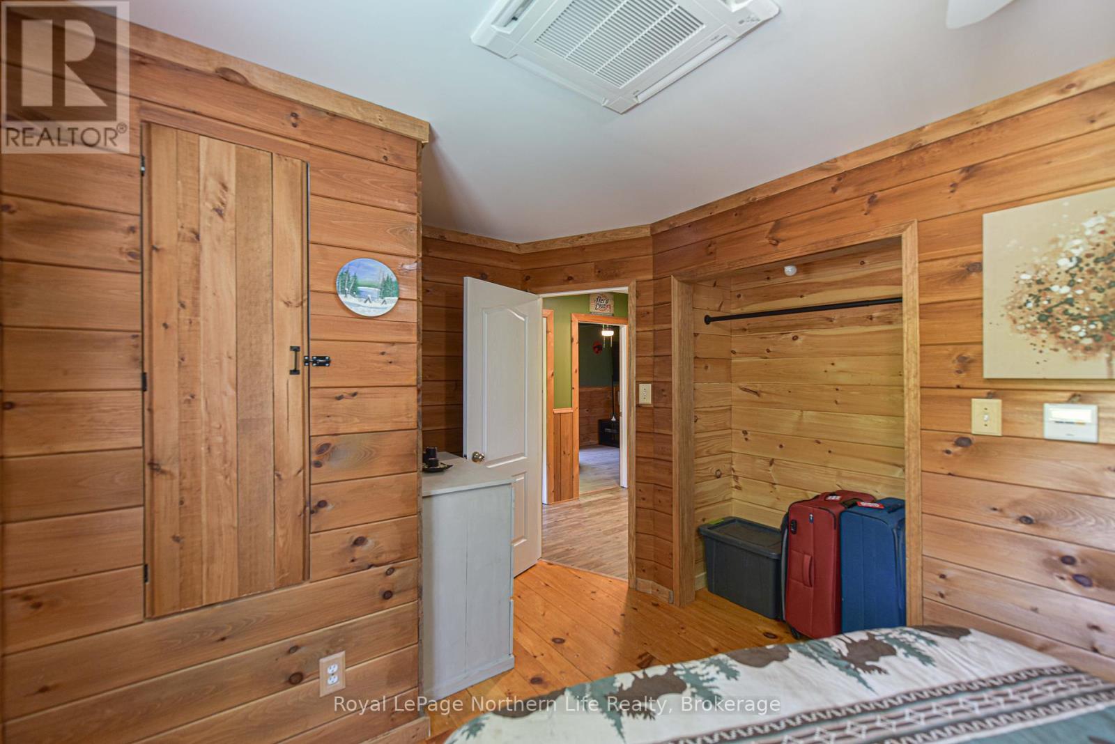 












1028 CARLYON LINE

,
Severn,




Ontario
L3V0W8

