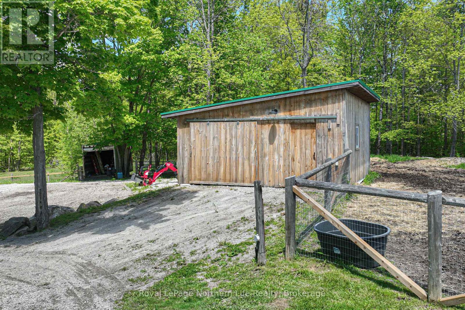 












1028 CARLYON LINE

,
Severn,




Ontario
L3V0W8


