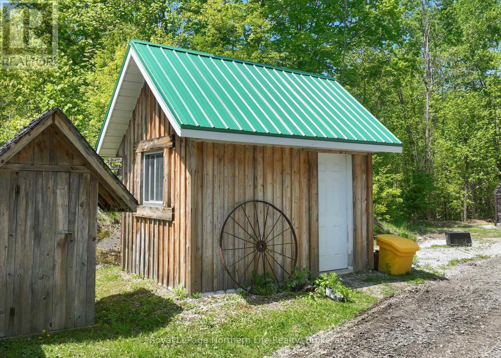 












1028 CARLYON LINE

,
Severn,




Ontario
L3V0W8

