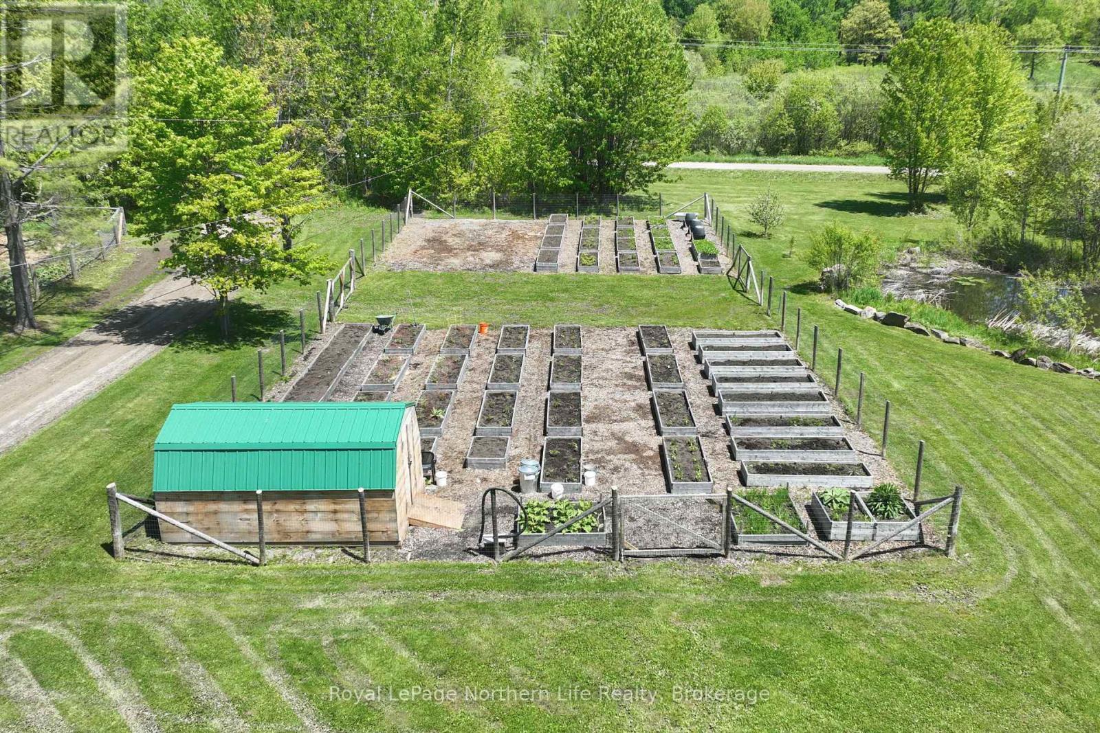 












1028 CARLYON LINE

,
Severn,




Ontario
L3V0W8

