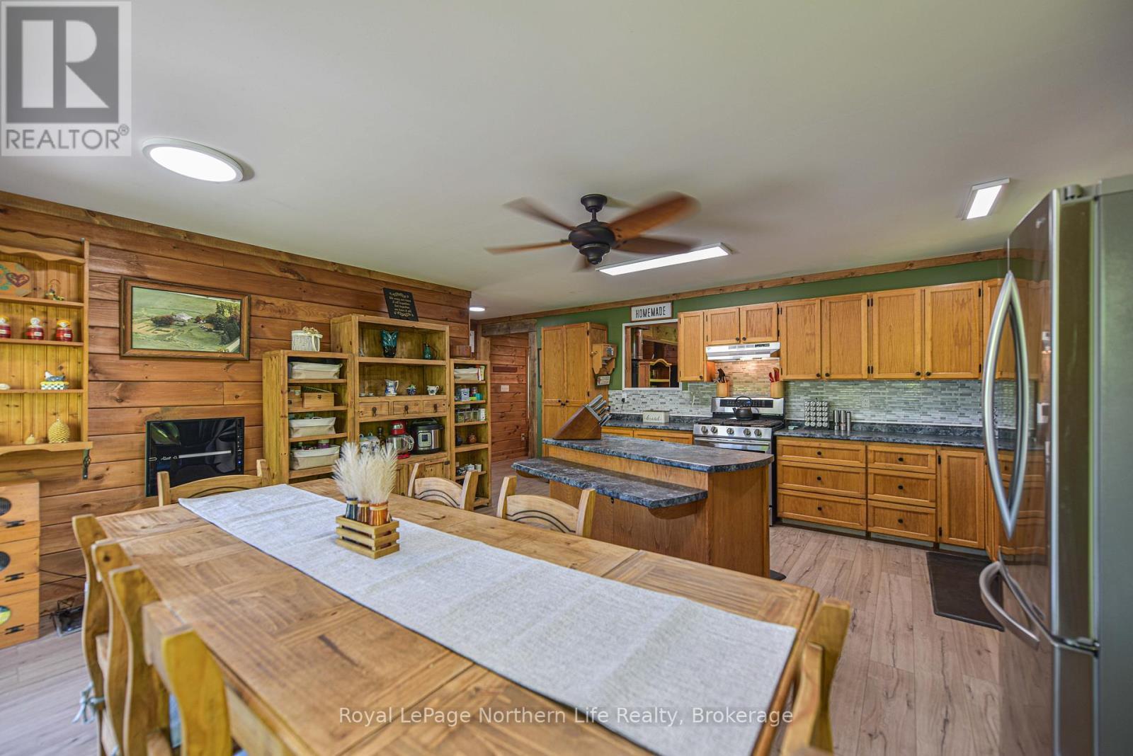 












1028 CARLYON LINE

,
Severn,




Ontario
L3V0W8

