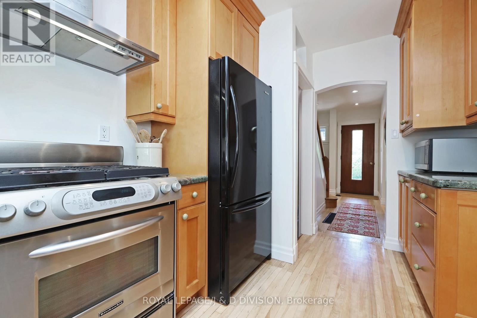 












39 TILSON ROAD

,
Toronto,




Ontario
M4S1P3

