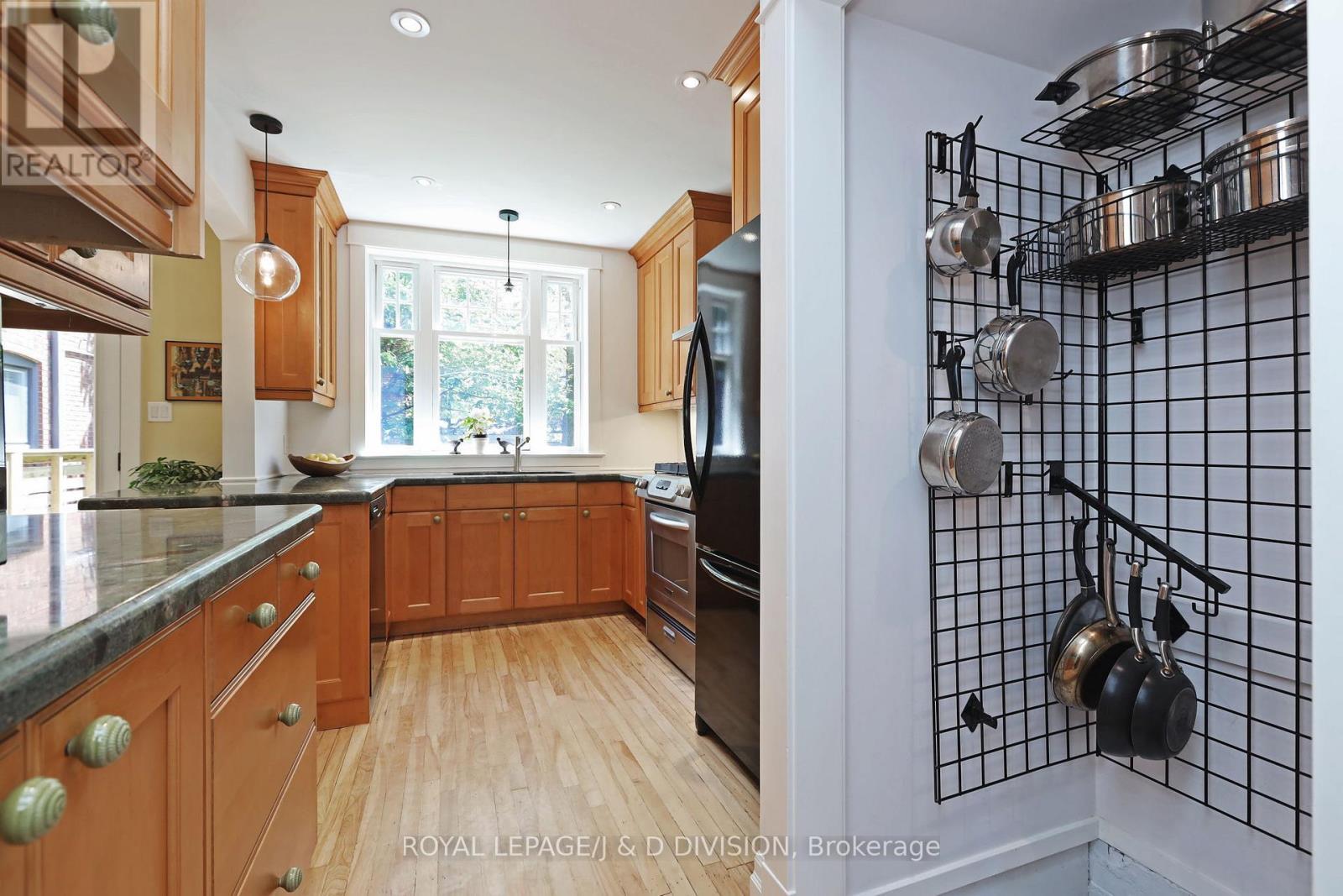 












39 TILSON ROAD

,
Toronto,




Ontario
M4S1P3

