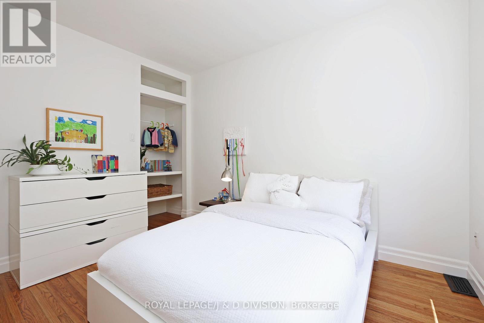 












39 TILSON ROAD

,
Toronto,




Ontario
M4S1P3


