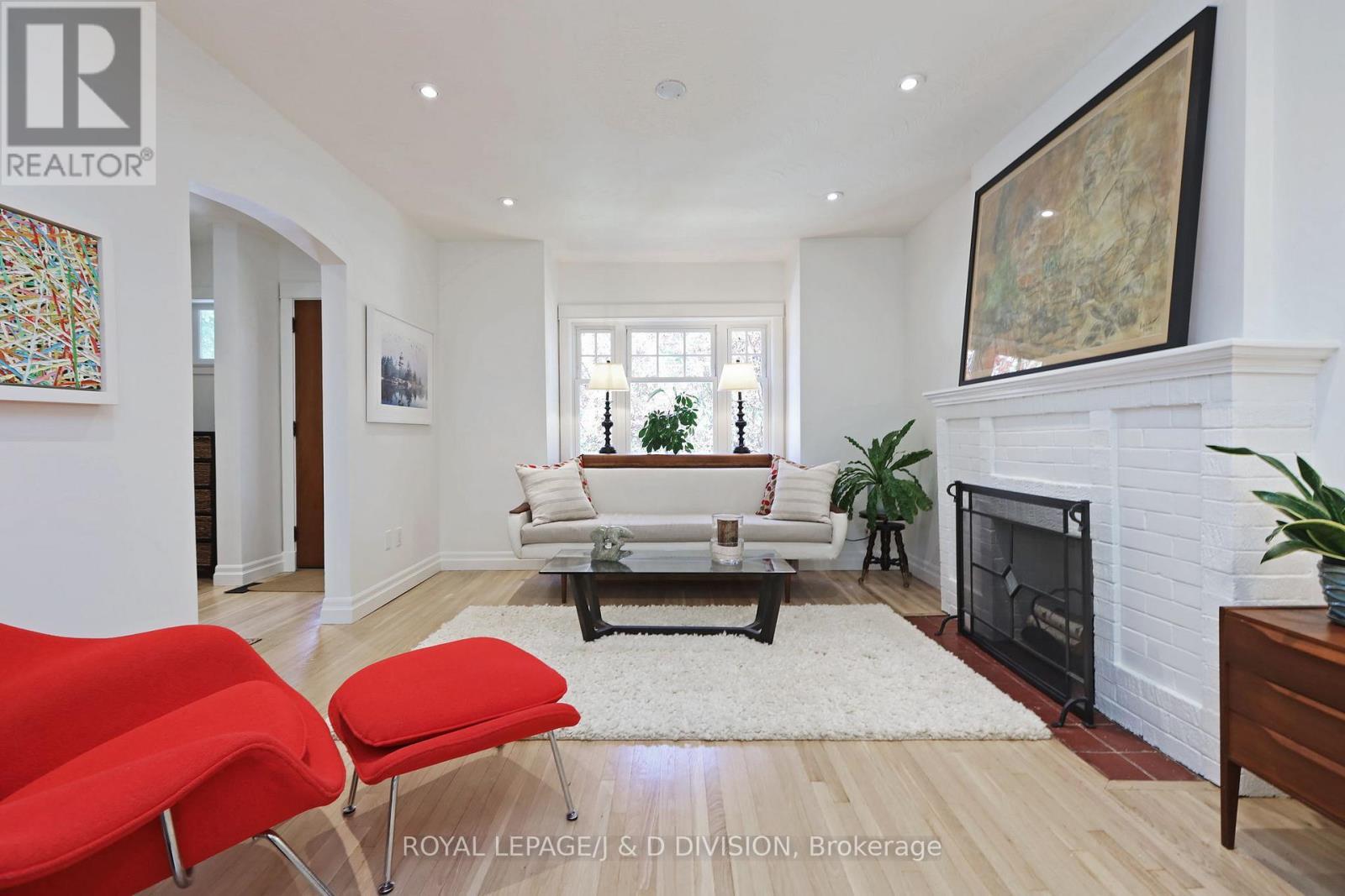 












39 TILSON ROAD

,
Toronto,




Ontario
M4S1P3

