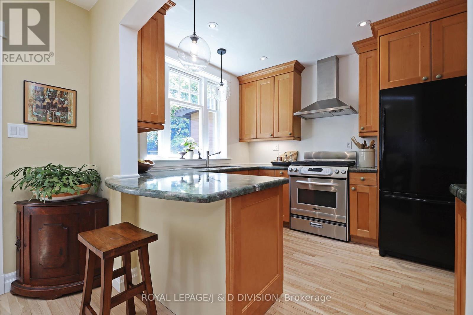 












39 TILSON ROAD

,
Toronto,




Ontario
M4S1P3

