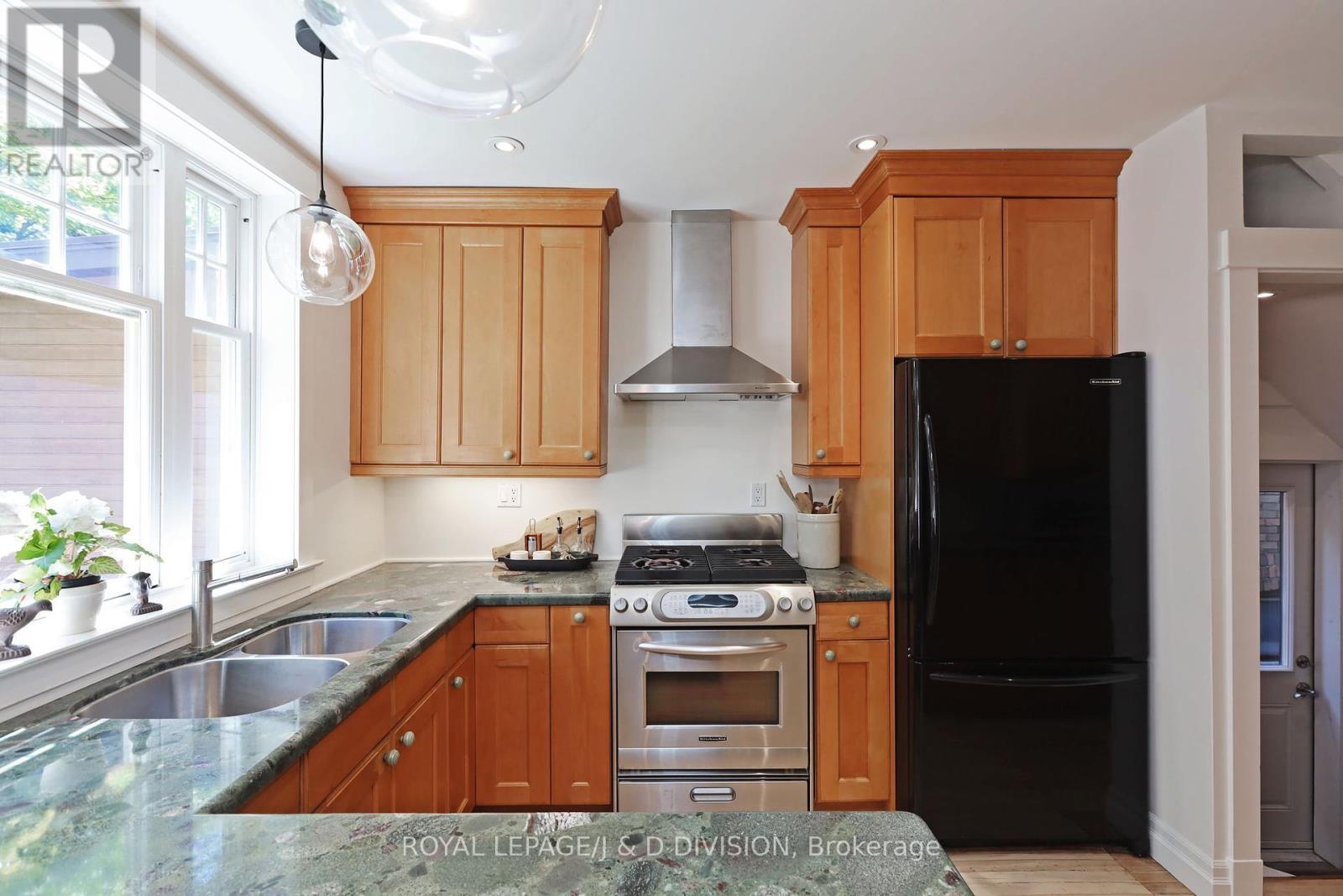 












39 TILSON ROAD

,
Toronto,




Ontario
M4S1P3


