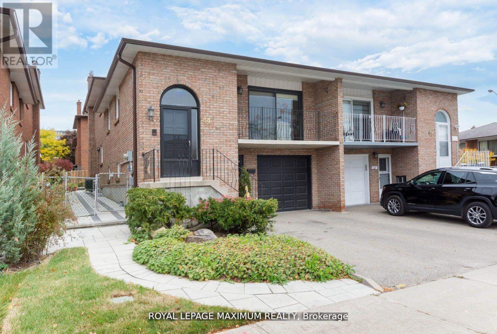 












44 FLAGSTICK COURT

,
Toronto,




Ontario
M3J3B8

