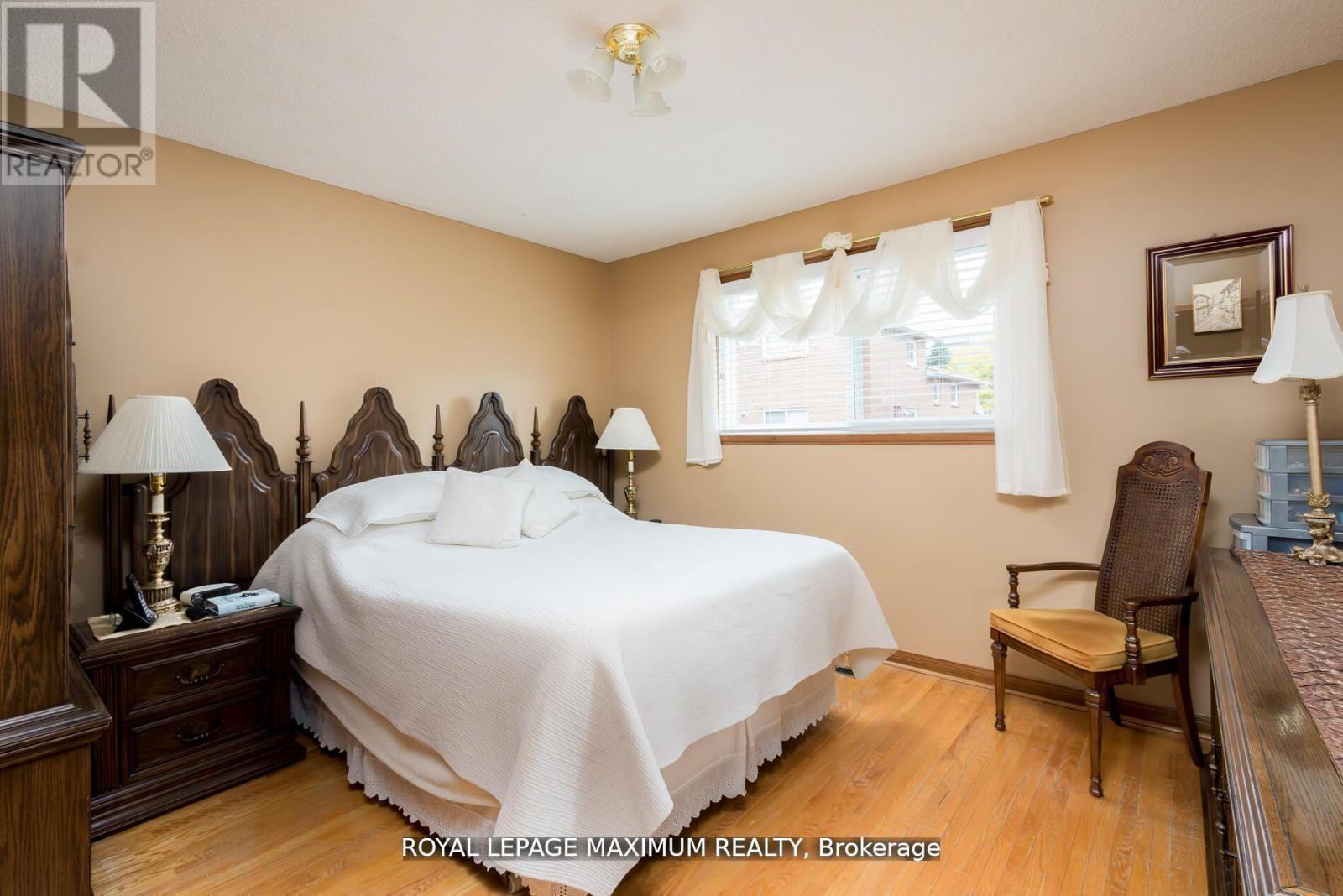 












44 FLAGSTICK COURT

,
Toronto,




Ontario
M3J3B8

