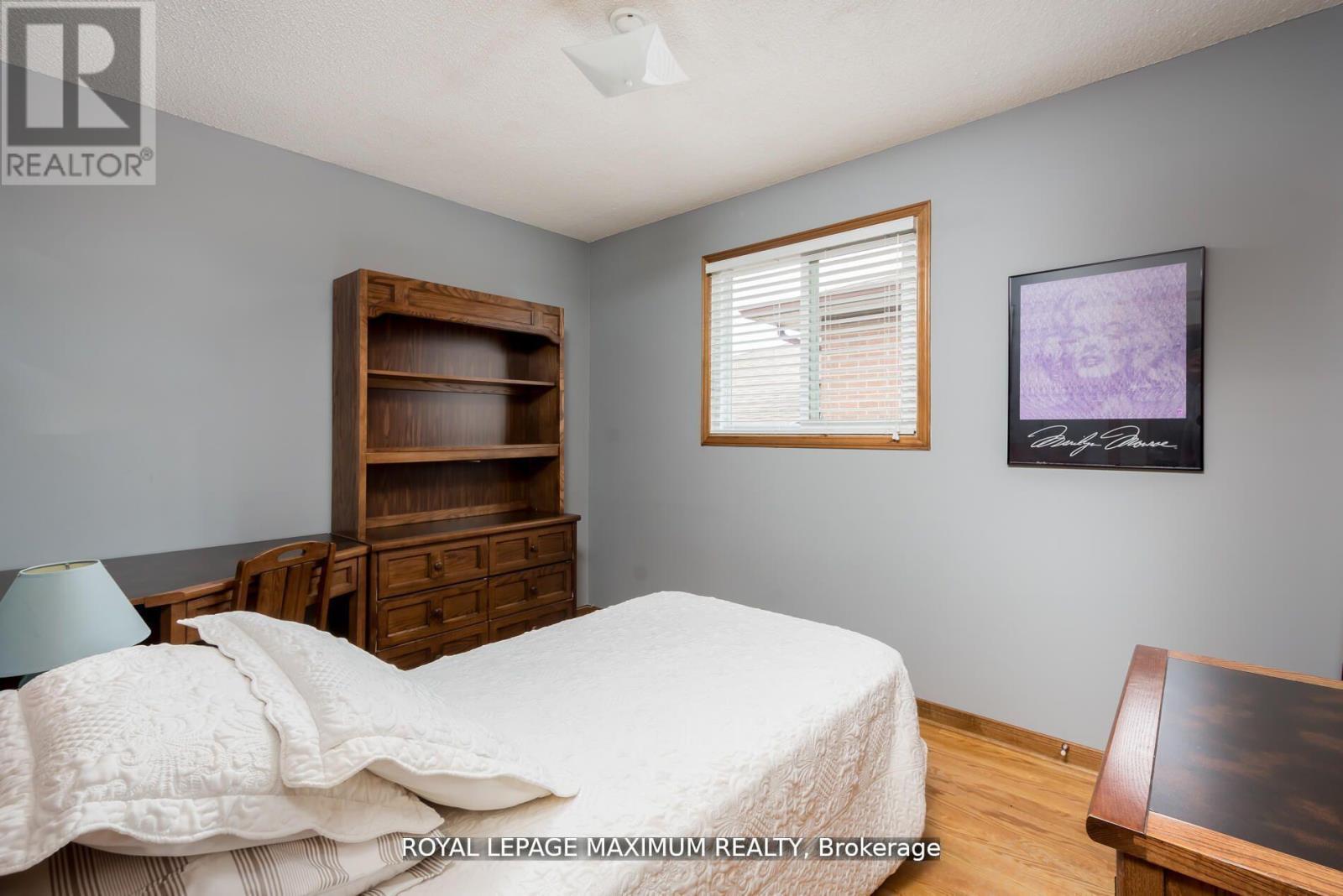 












44 FLAGSTICK COURT

,
Toronto,




Ontario
M3J3B8

