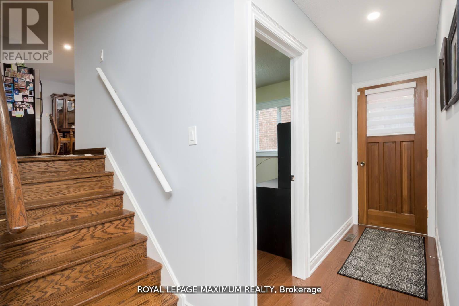 












44 FLAGSTICK COURT

,
Toronto,




Ontario
M3J3B8

