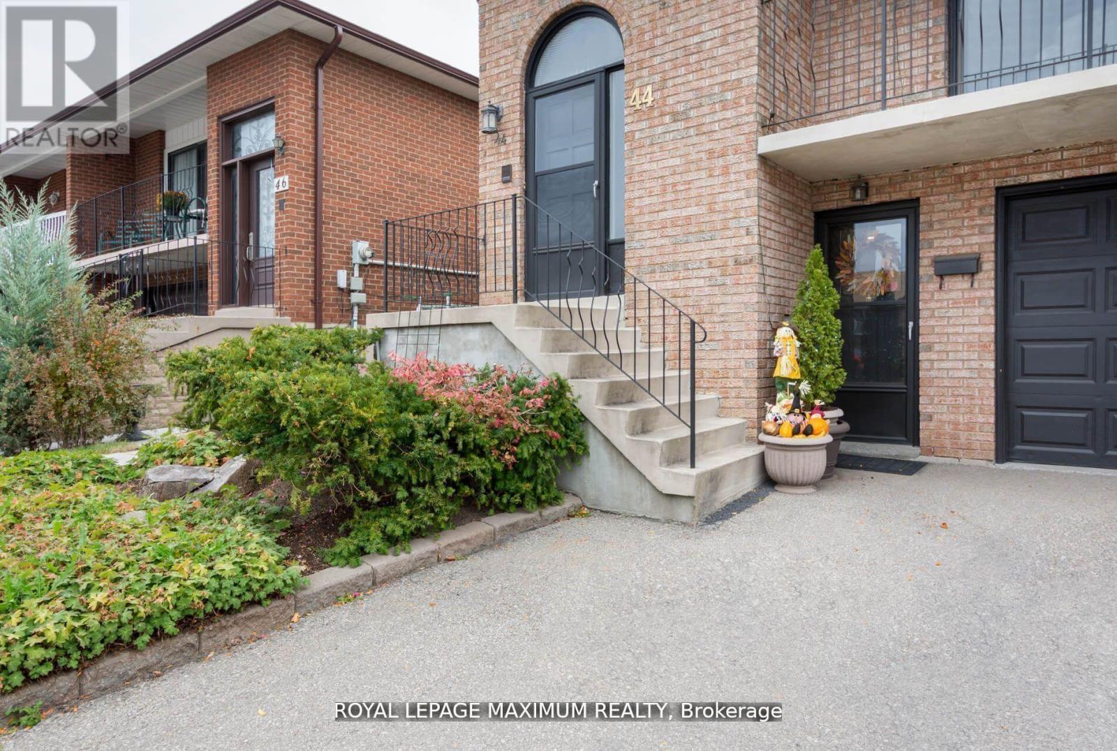 












44 FLAGSTICK COURT

,
Toronto,




Ontario
M3J3B8

