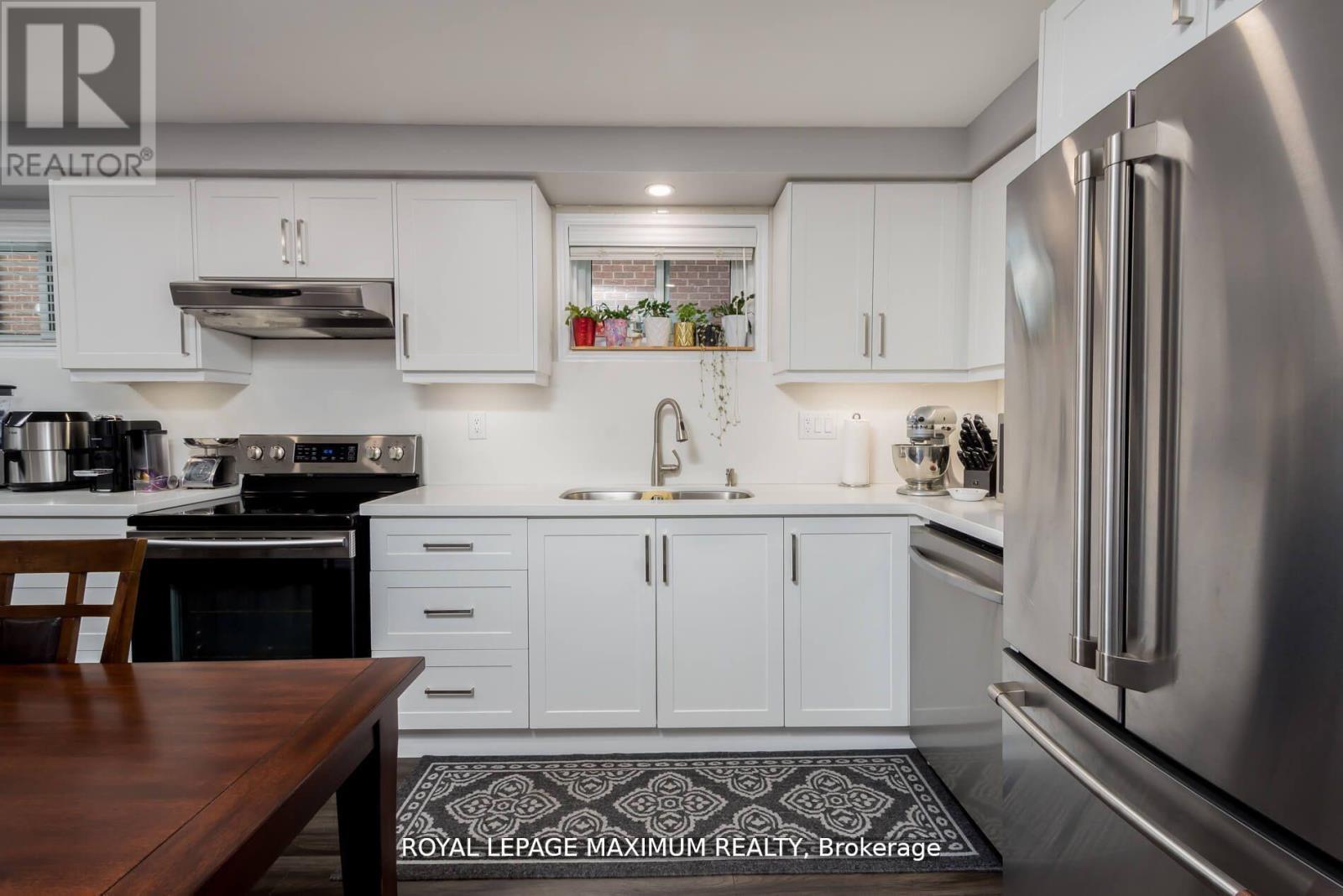 












44 FLAGSTICK COURT

,
Toronto,




Ontario
M3J3B8

