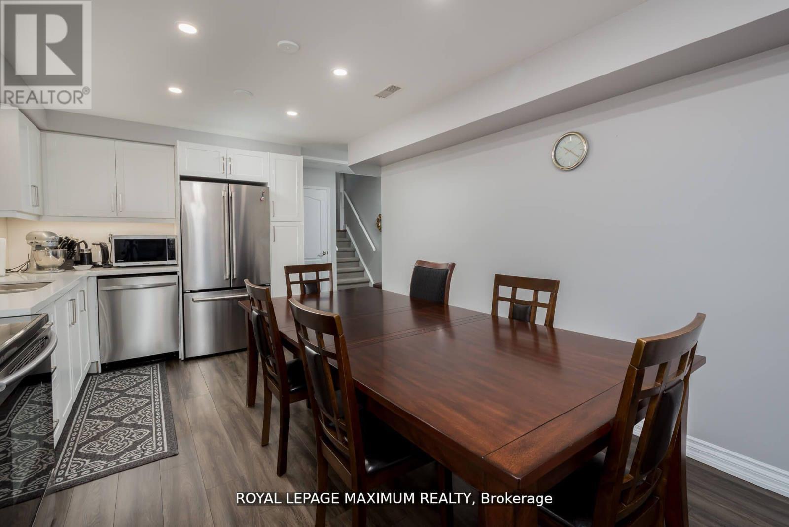












44 FLAGSTICK COURT

,
Toronto,




Ontario
M3J3B8

