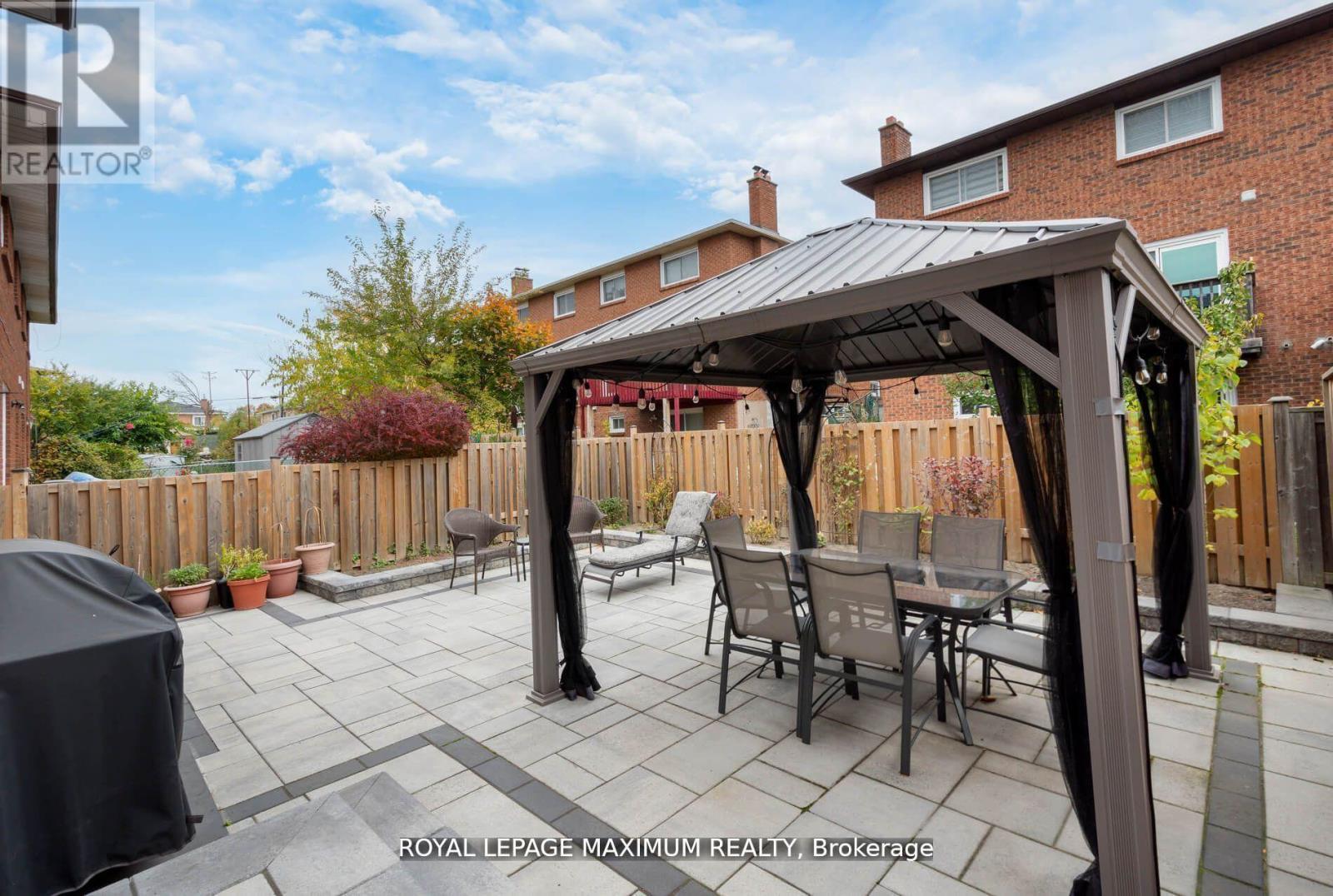 












44 FLAGSTICK COURT

,
Toronto,




Ontario
M3J3B8


