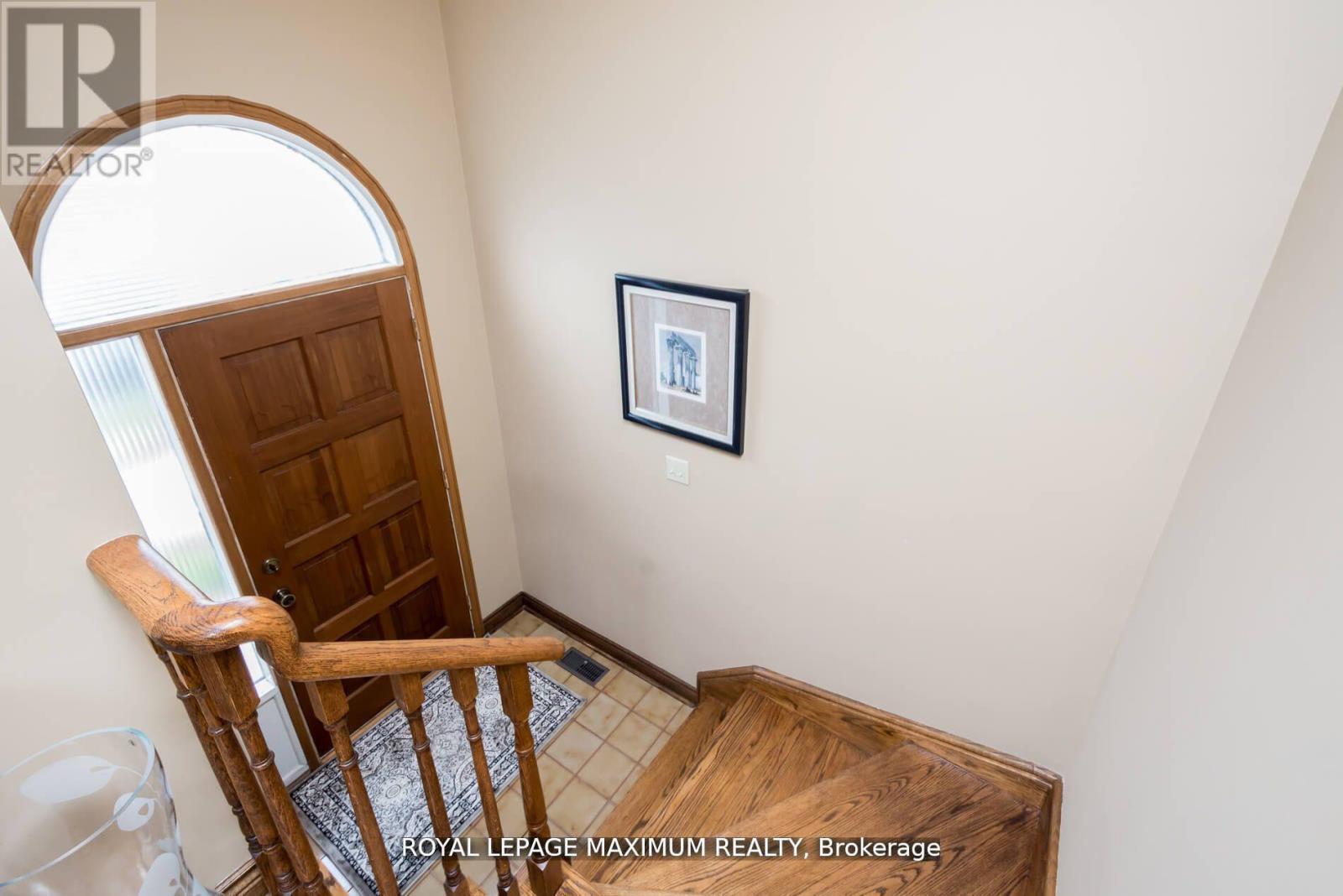 












44 FLAGSTICK COURT

,
Toronto,




Ontario
M3J3B8

