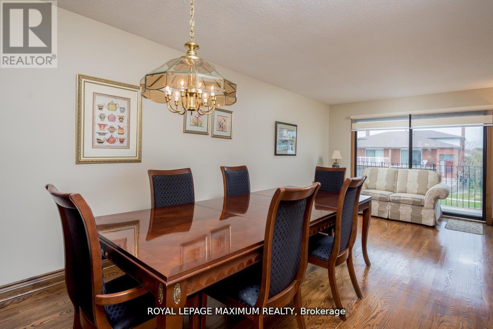 












44 FLAGSTICK COURT

,
Toronto,




Ontario
M3J3B8

