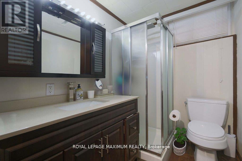 












11 FAIRCHILD AVENUE

,
Toronto,




Ontario
M2M1T5

