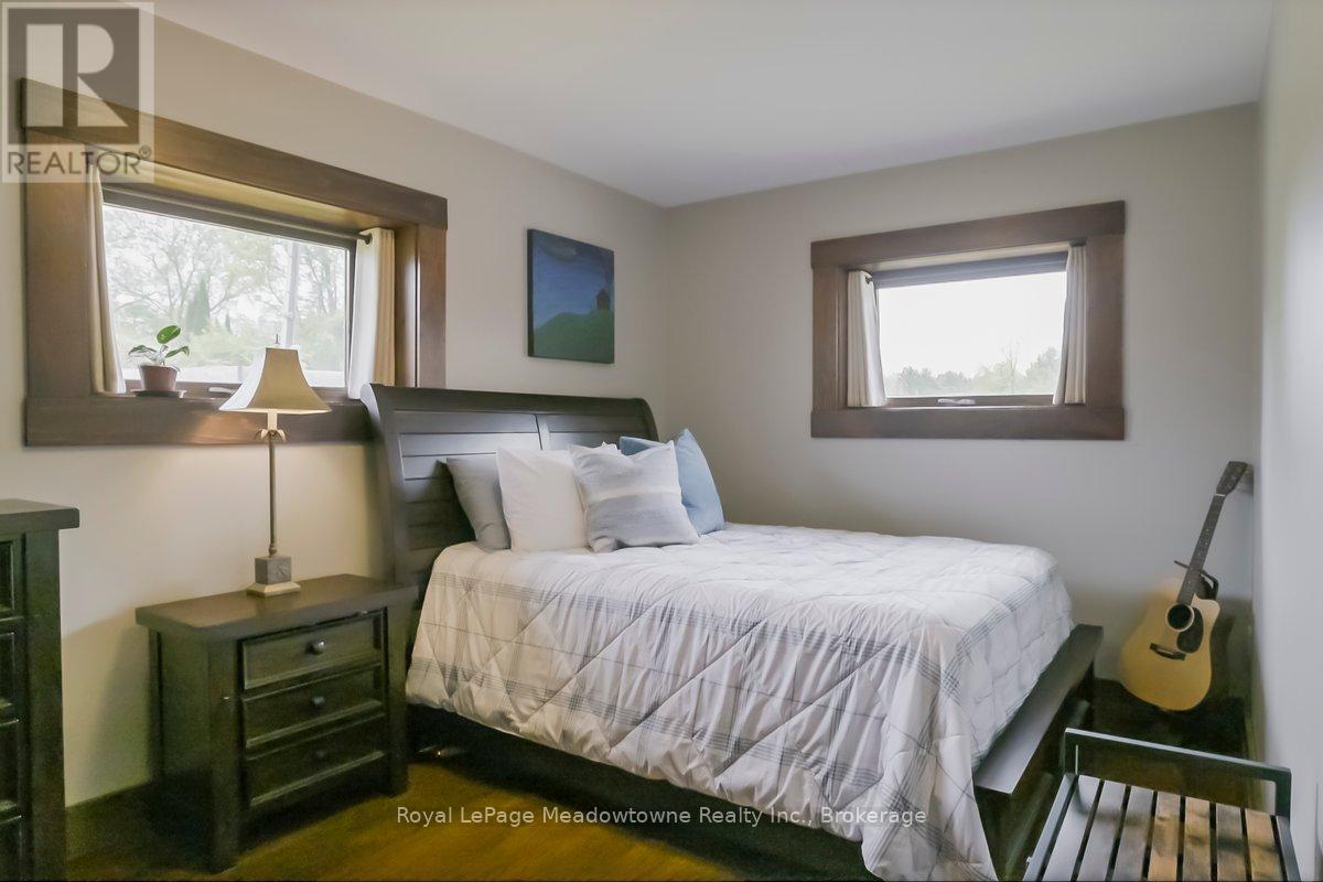 












10632 FIFTH LINE

,
Milton (NA Rural Nassagaweya),




Ontario
N0B2K0

