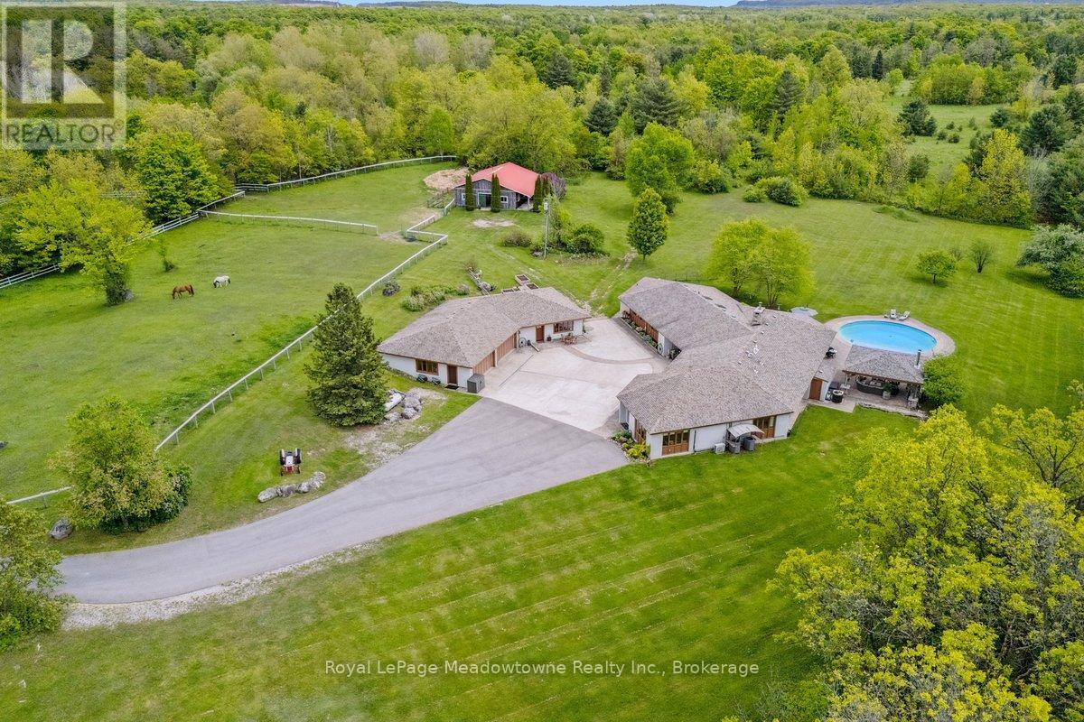 












10632 FIFTH LINE

,
Milton (NA Rural Nassagaweya),




Ontario
N0B2K0

