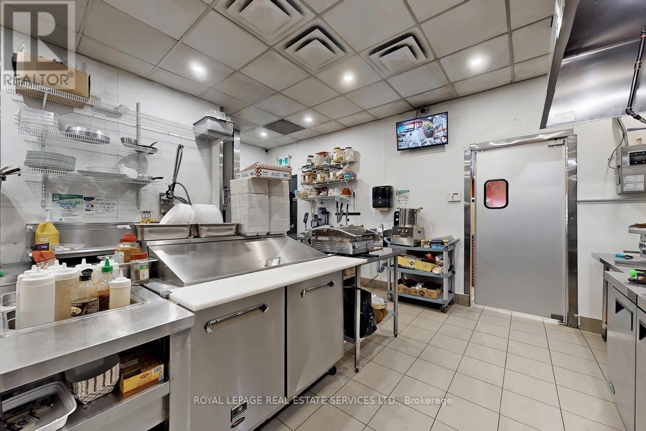 












5 - 96 MAIN STREET E

,
Hamilton,




Ontario
L8N1G3

