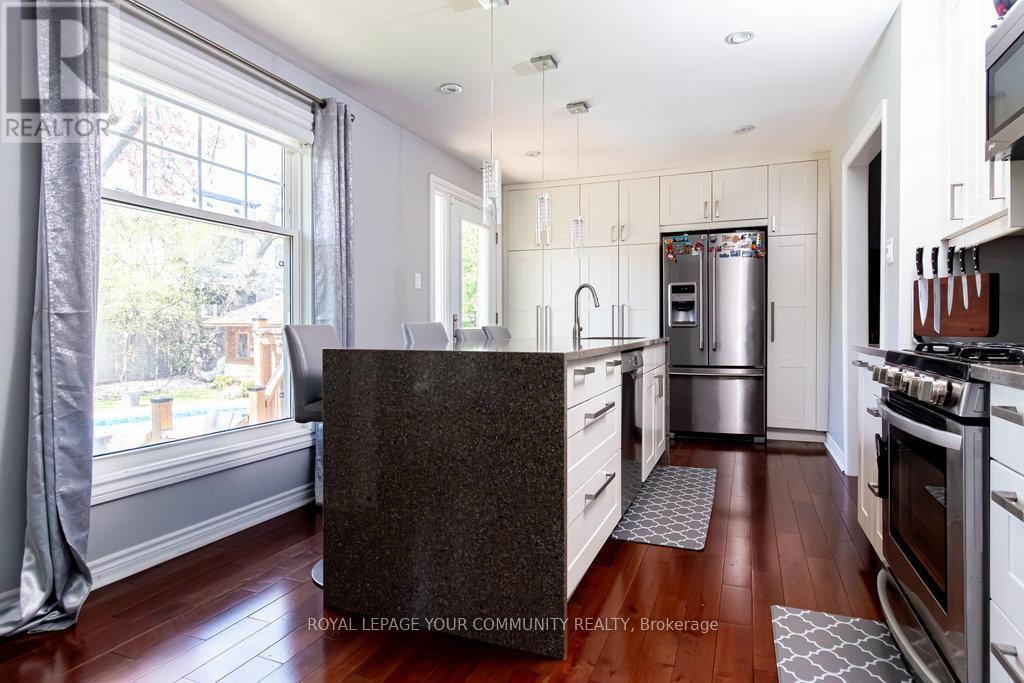 












202 WILLOWRIDGE COURT

,
Oakville,




Ontario
L6L5J2

