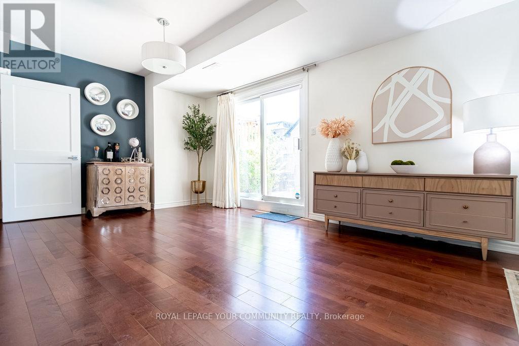 












202 WILLOWRIDGE COURT

,
Oakville,




Ontario
L6L5J2


