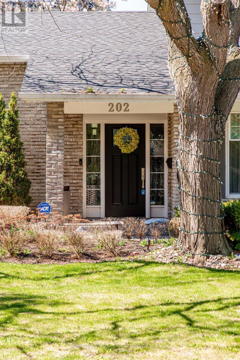 












202 WILLOWRIDGE COURT

,
Oakville,




Ontario
L6L5J2

