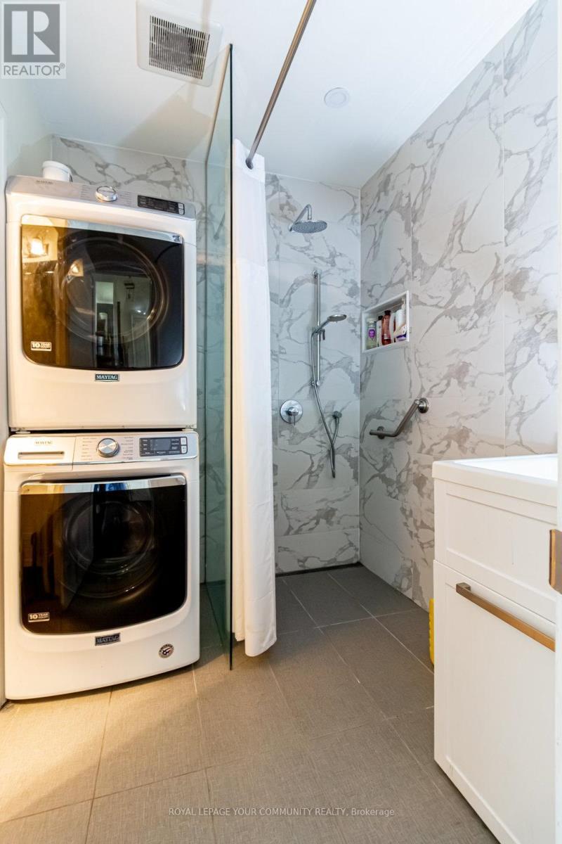 












202 WILLOWRIDGE COURT

,
Oakville,




Ontario
L6L5J2

