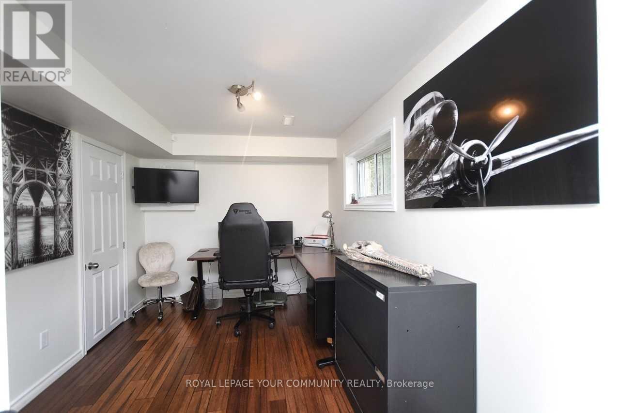 












202 WILLOWRIDGE COURT

,
Oakville,




Ontario
L6L5J2

