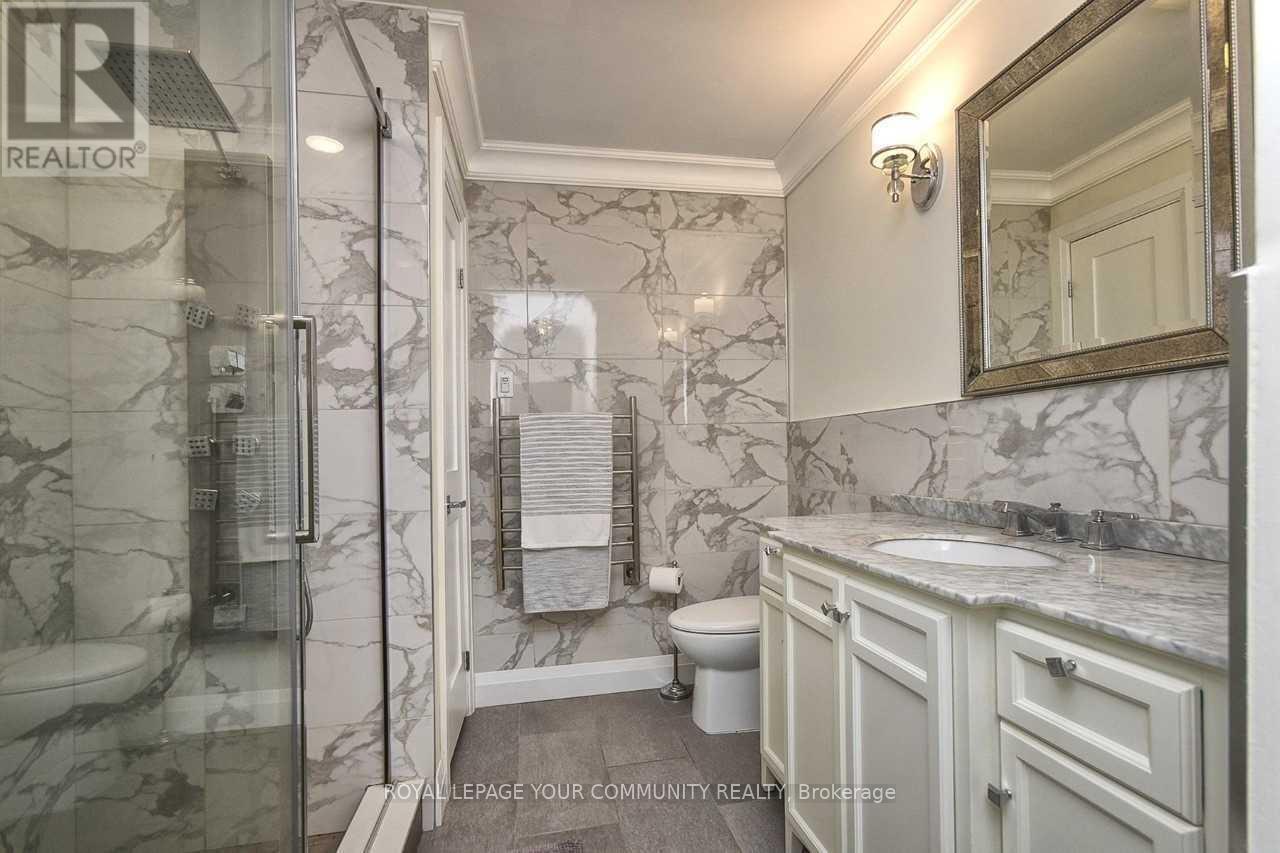 












202 WILLOWRIDGE COURT

,
Oakville,




Ontario
L6L5J2

