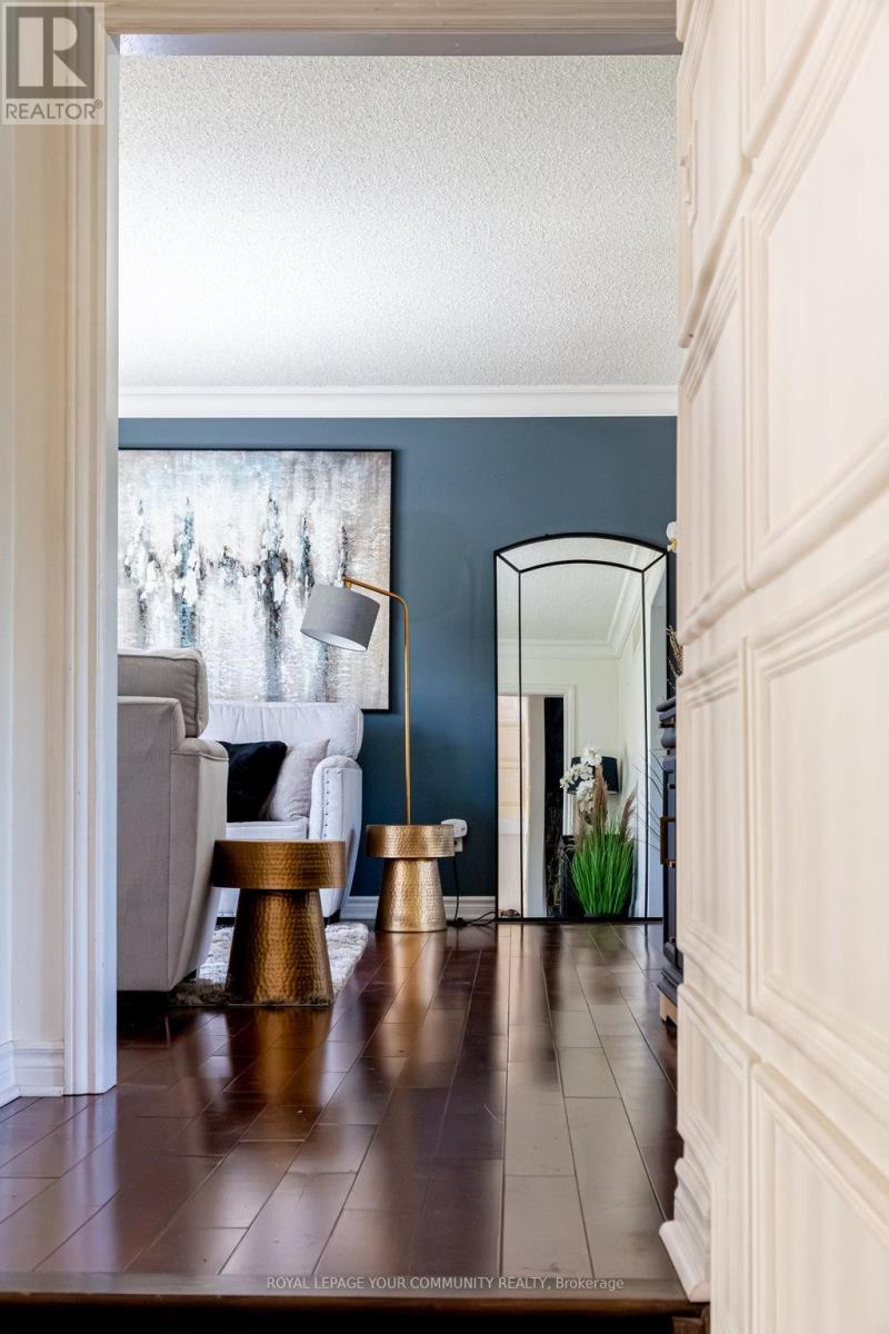












202 WILLOWRIDGE COURT

,
Oakville,




Ontario
L6L5J2

