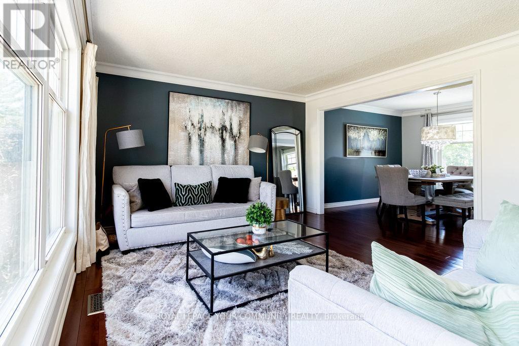 












202 WILLOWRIDGE COURT

,
Oakville,




Ontario
L6L5J2

