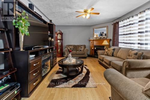 












6212 SIXTH LINE

,
Centre Wellington,







Ontario
N0B1J0

