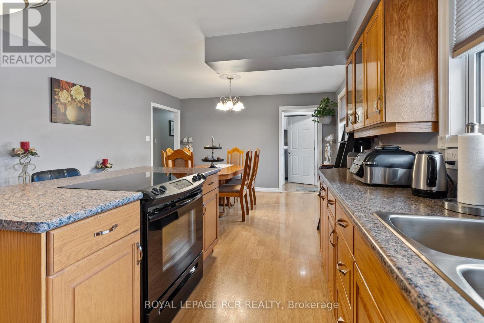 












6212 SIXTH LINE

,
Centre Wellington,







Ontario
N0B1J0

