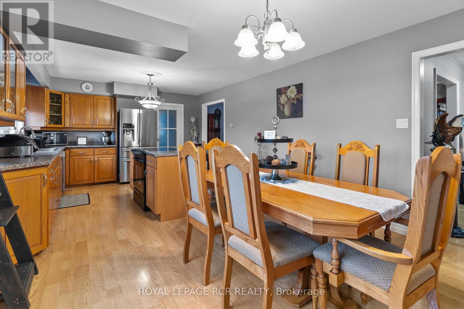 












6212 SIXTH LINE

,
Centre Wellington,







Ontario
N0B1J0

