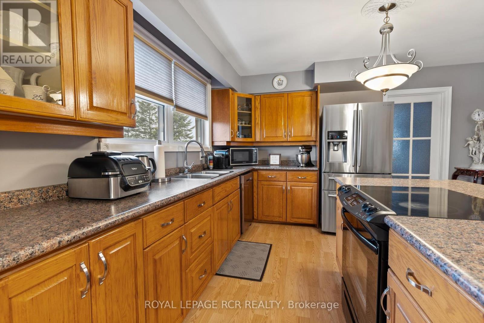 












6212 SIXTH LINE

,
Centre Wellington,







Ontario
N0B1J0

