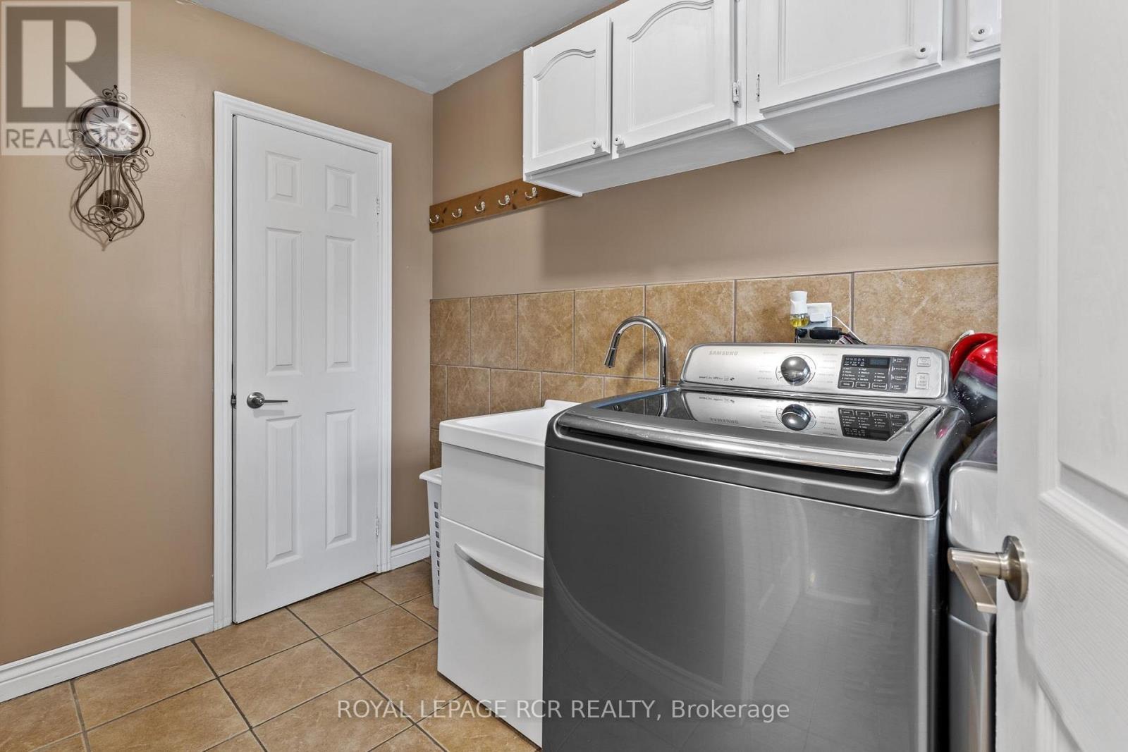 












6212 SIXTH LINE

,
Centre Wellington,







Ontario
N0B1J0

