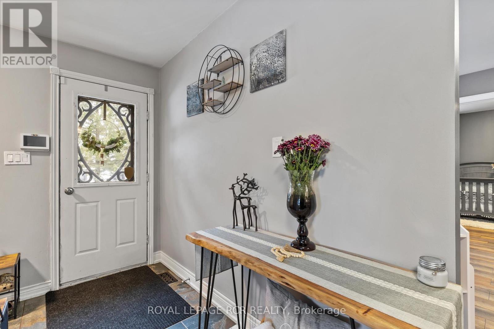 












6212 SIXTH LINE

,
Centre Wellington,







Ontario
N0B1J0

