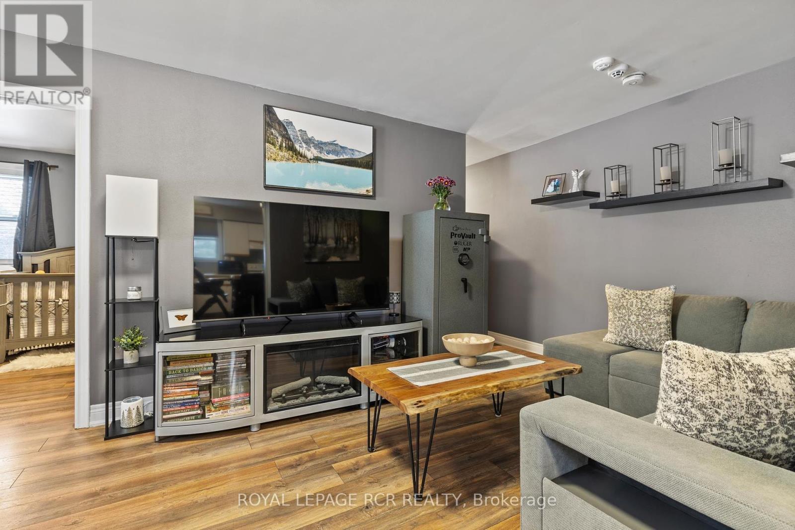 












6212 SIXTH LINE

,
Centre Wellington,







Ontario
N0B1J0

