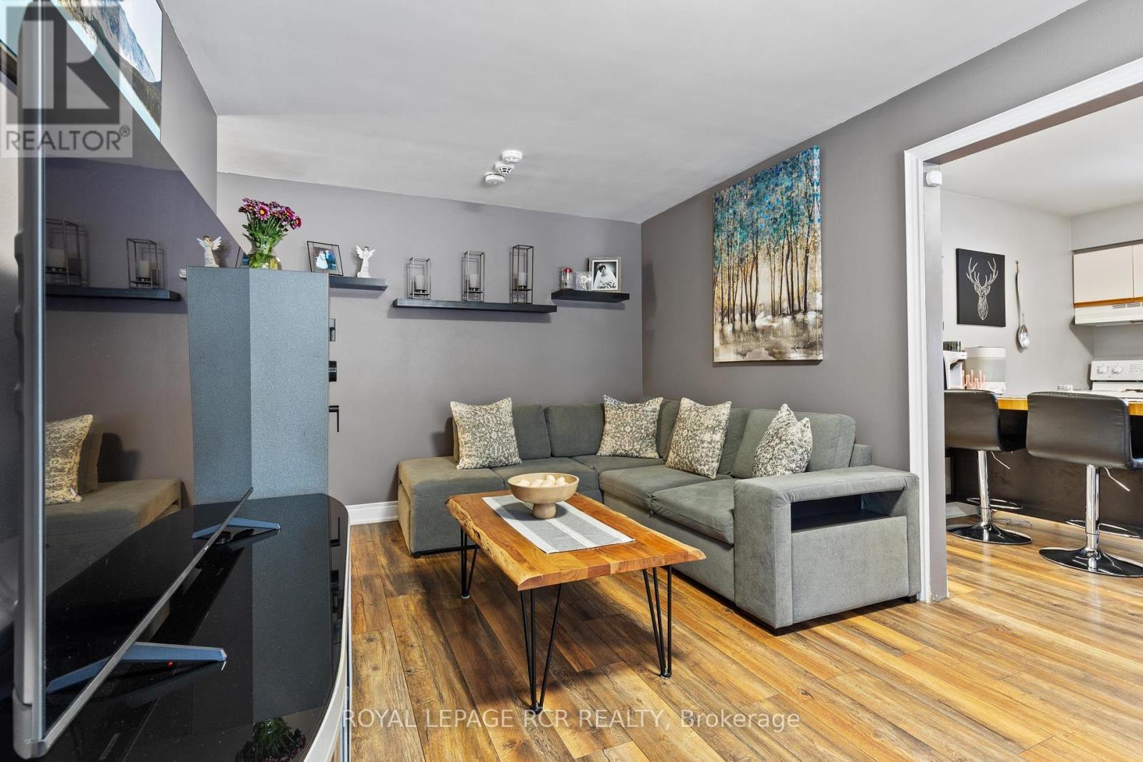 












6212 SIXTH LINE

,
Centre Wellington,







Ontario
N0B1J0


