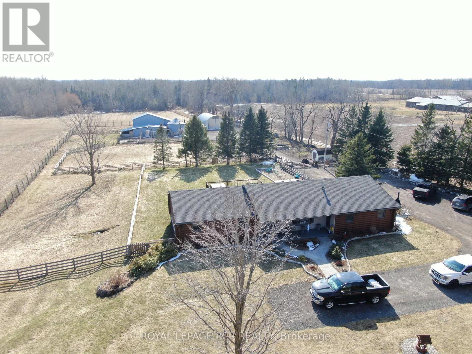 












6212 SIXTH LINE

,
Centre Wellington,







Ontario
N0B1J0

